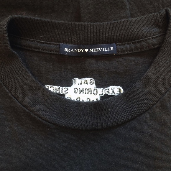 Brandy Melville Penelope Aspen Boyfriend Tee - Picture 2 of 2